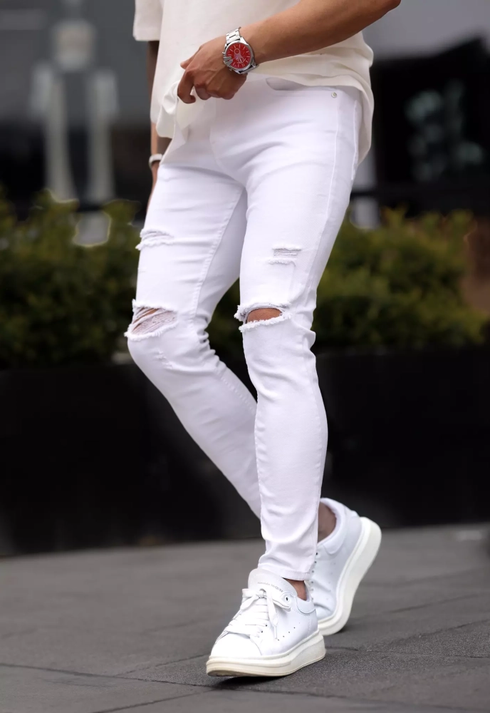 AnyConv.com__białe jeansy -1.webp